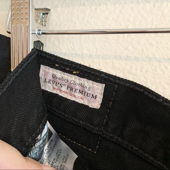 Black Distressed Levi’s 501 - Picture 5 of 8